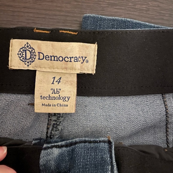 Democracy Relaxed Fit Light Blue Jeans - Picture 6 of 9